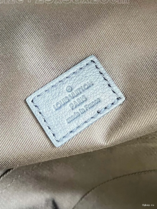 LOUIS BACKPACK-29*38*20CM Discovery VUITTON 0807